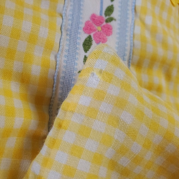 Vintage Handmade Yellow Gingham Plush Crib Blanket Jacquard Lace Zig Zag Trim - Picture 13 of 16